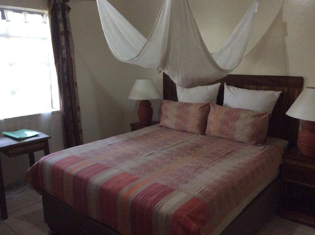 Tabonina Guesthouse Livingstone Exterior photo
