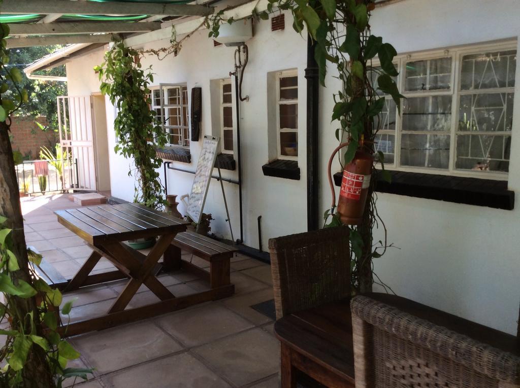 Tabonina Guesthouse Livingstone Exterior photo