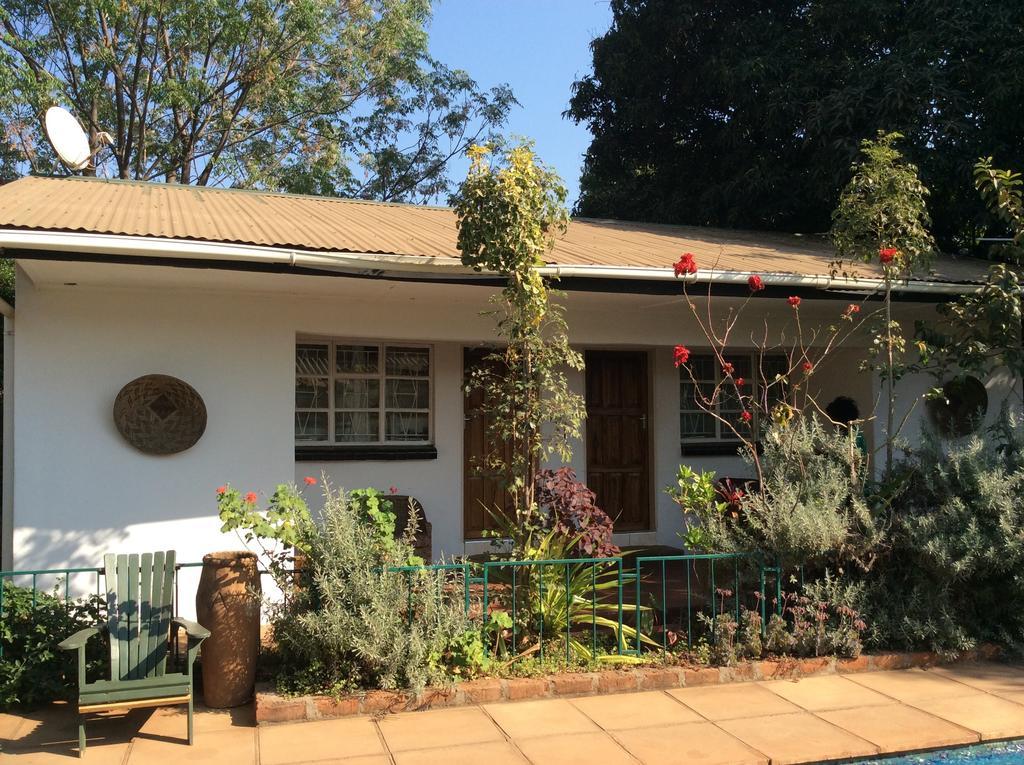 Tabonina Guesthouse Livingstone Exterior photo
