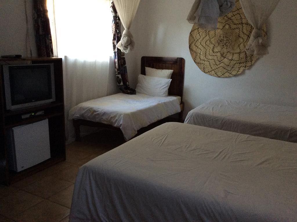 Tabonina Guesthouse Livingstone Exterior photo