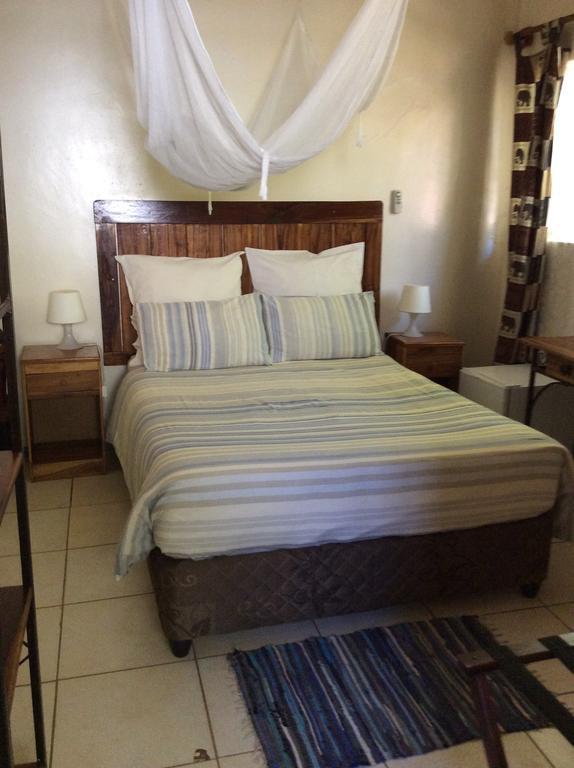 Tabonina Guesthouse Livingstone Exterior photo