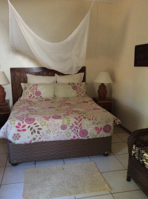 Tabonina Guesthouse Livingstone Exterior photo