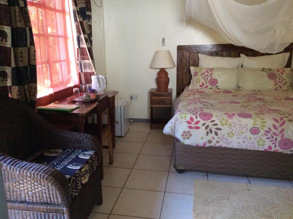 Tabonina Guesthouse Livingstone Exterior photo